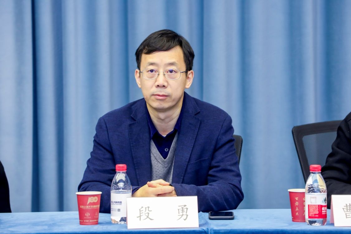 ED67180150343923AA515151525_437B0F23_14317