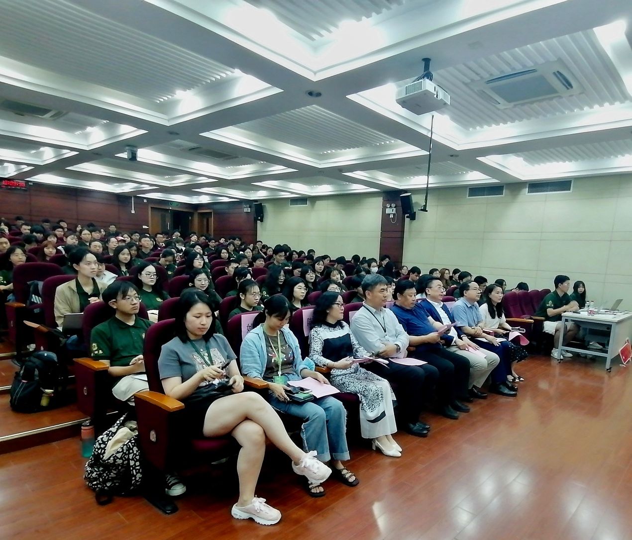 1C1788EDB6B631EF706BEBAB704_403B2263_379F4