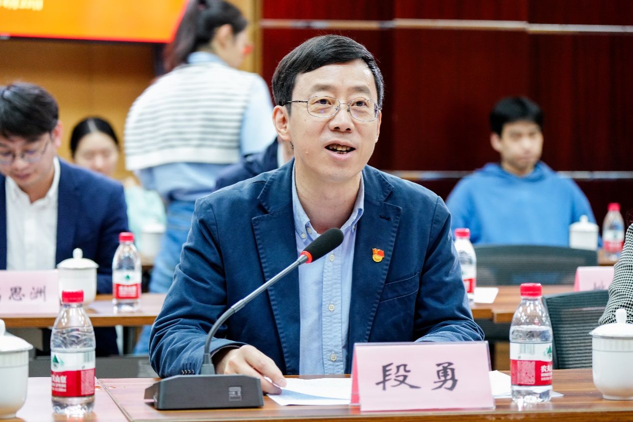 208F57BF26E25CBC0A3D892301F_83F3B76A_246B9