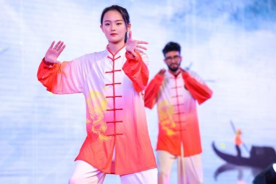 19A4565B7CD2DE0E584DBC3E5D4_BE1237C3_6401