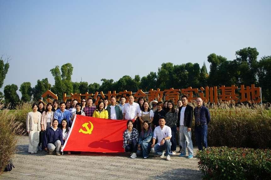 CCE8C42087A45D3C1844208E3B2_908CF3DD_188E5