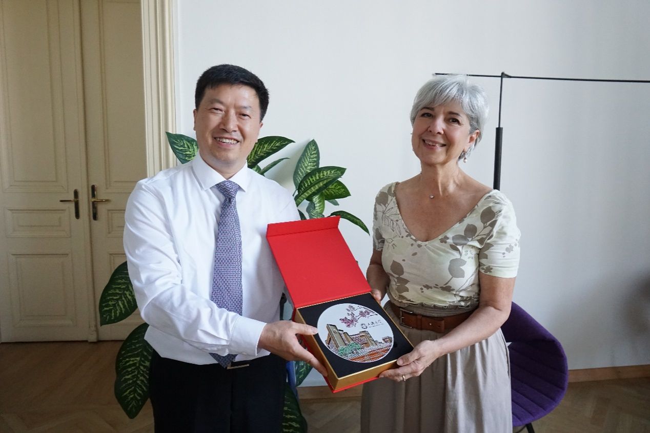 2521432AFBE4635B784F6B8CEB0_CBEE5237_1C394