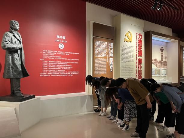 7CCFB9E25B06C855A907D32F4FB_4998422D_B97B