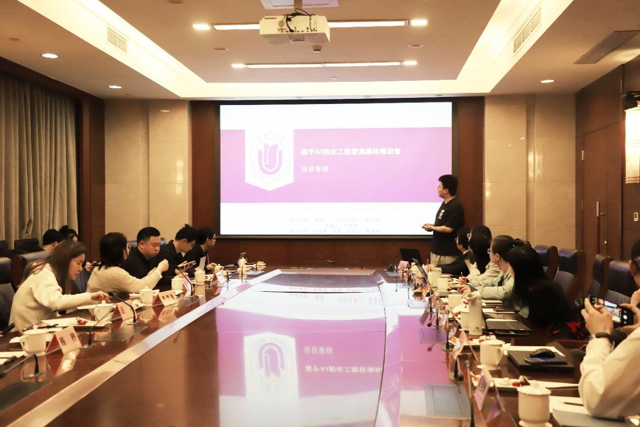 3DFB857E12CF711837C4FDCF58B_FA2B0C10_20CB2