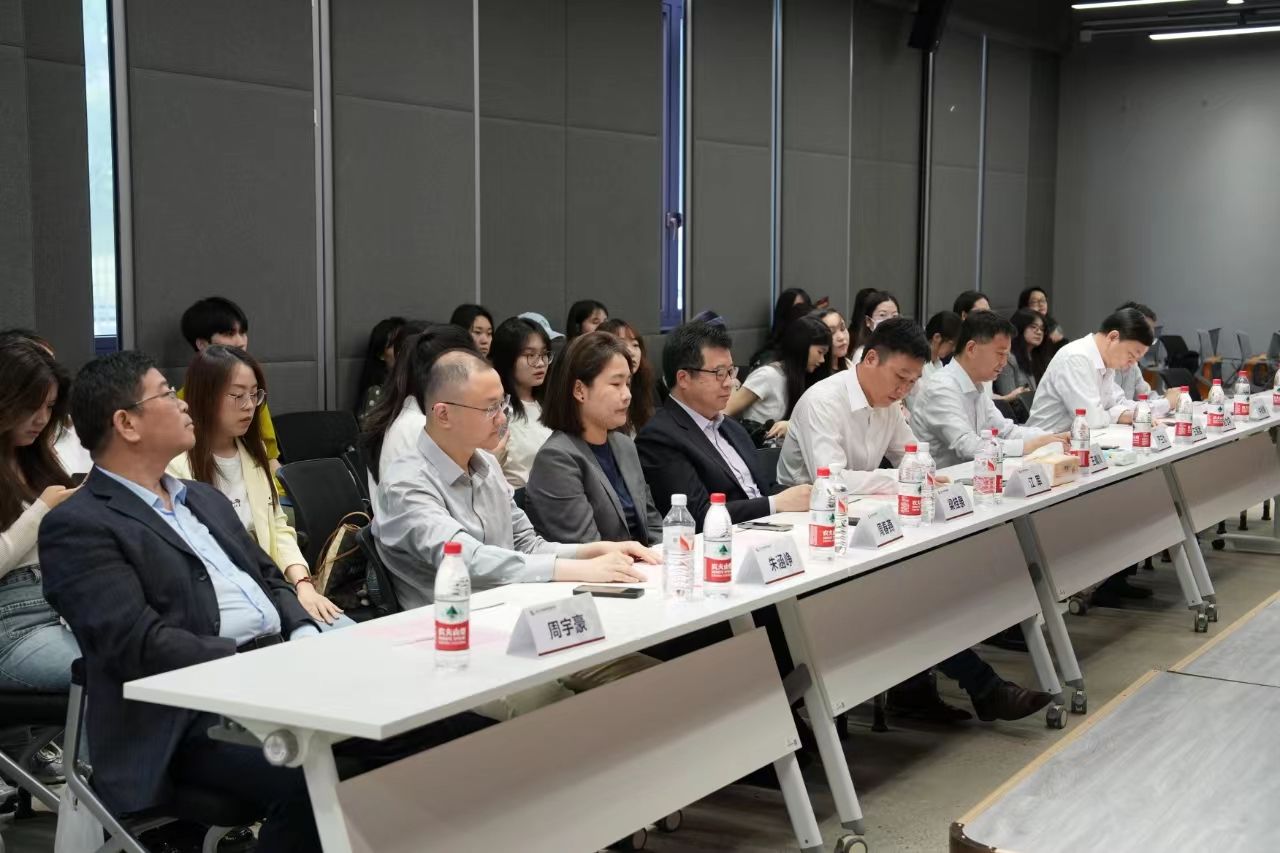 1399BC74A7EA525F6F2E0222F4B_206386FE_20423