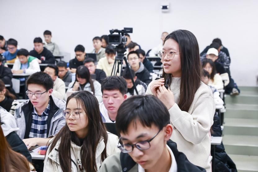 B5D0F20303254E48453235D6219_9A4B7E06_10F6B