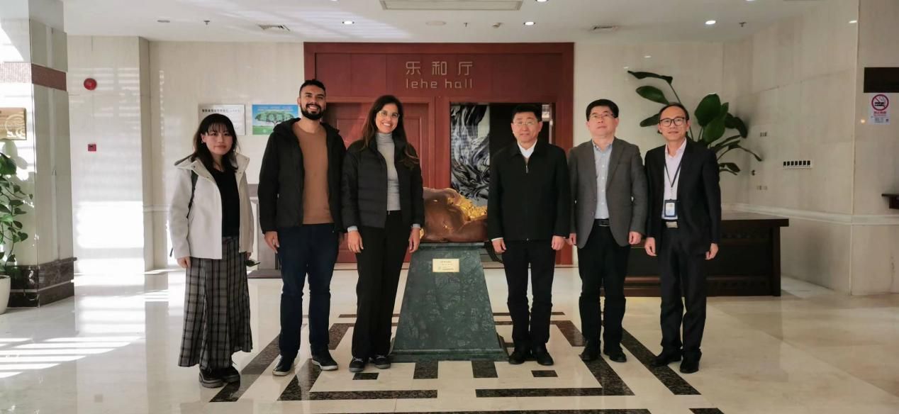 7C2A9F8A2748136E0C5613AE5A0_E5D2E673_1529E