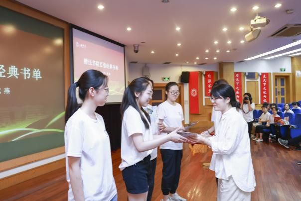 319EFB7B1F7C578E2A20C0832E7_6567D302_9D69