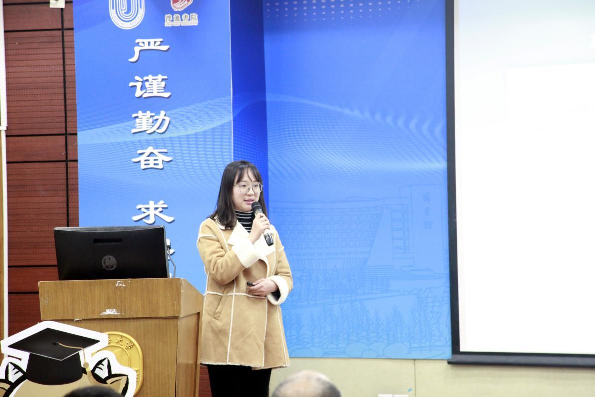 82B37693F39BF505D034A0F2FC7_942A2E24_16783