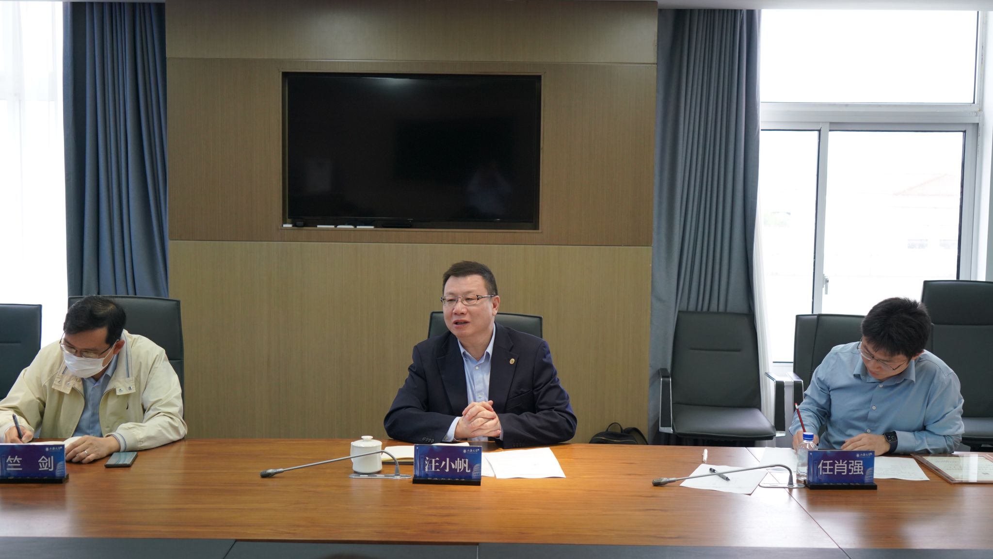 51B9FAF00073615797FB243205A_BAF4CA86_3219A