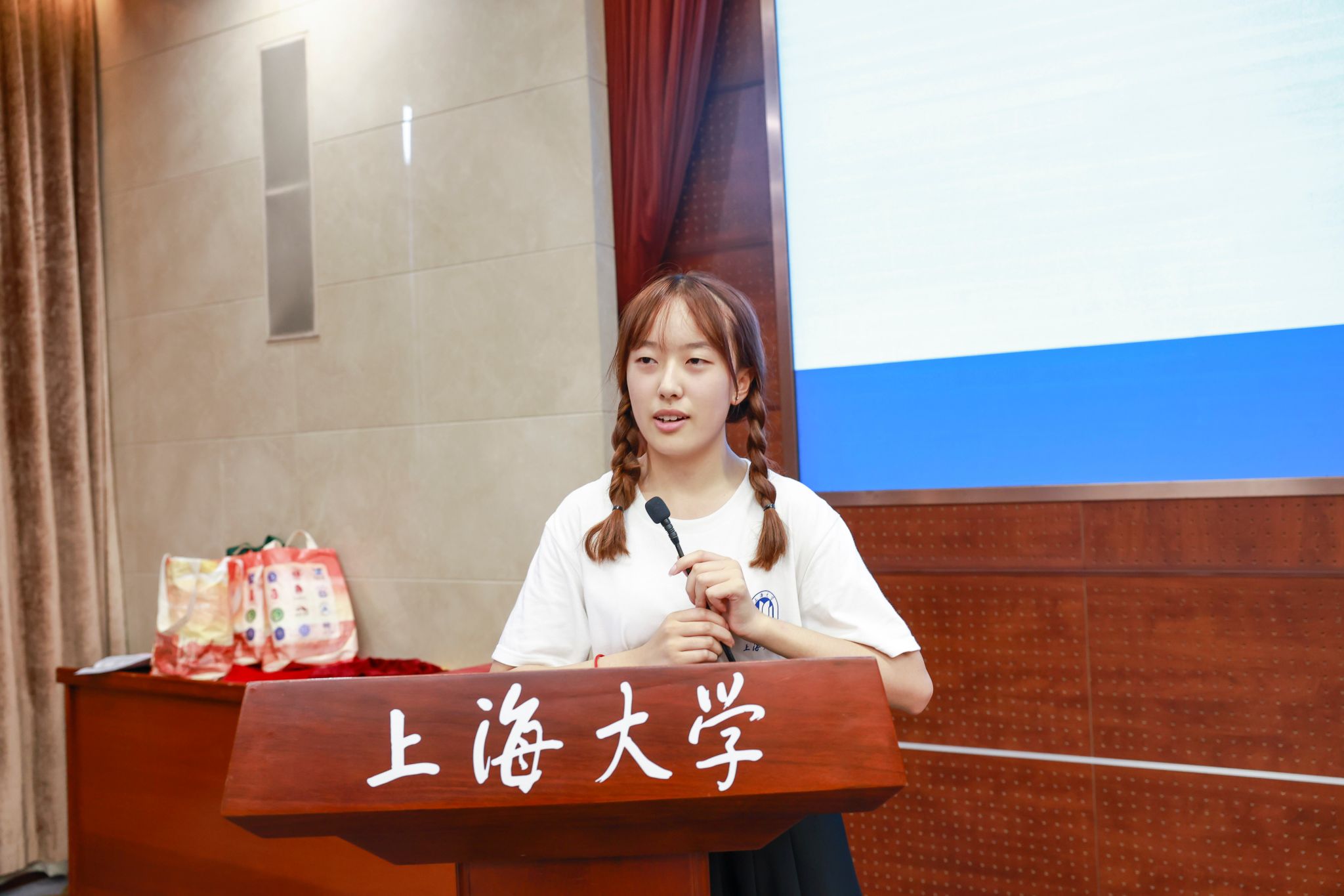 C42E9FF0AE451EADFBABA706A9E_965F6712_3103D