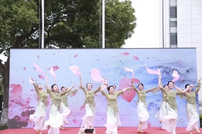 178F315FDD9C8AA7E993B5A4E2A_176D353D_D4D5