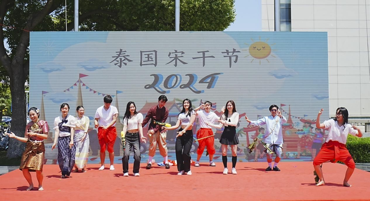 FE020A85742970B2EBCA3E4145E_65D2FB4D_26FC5