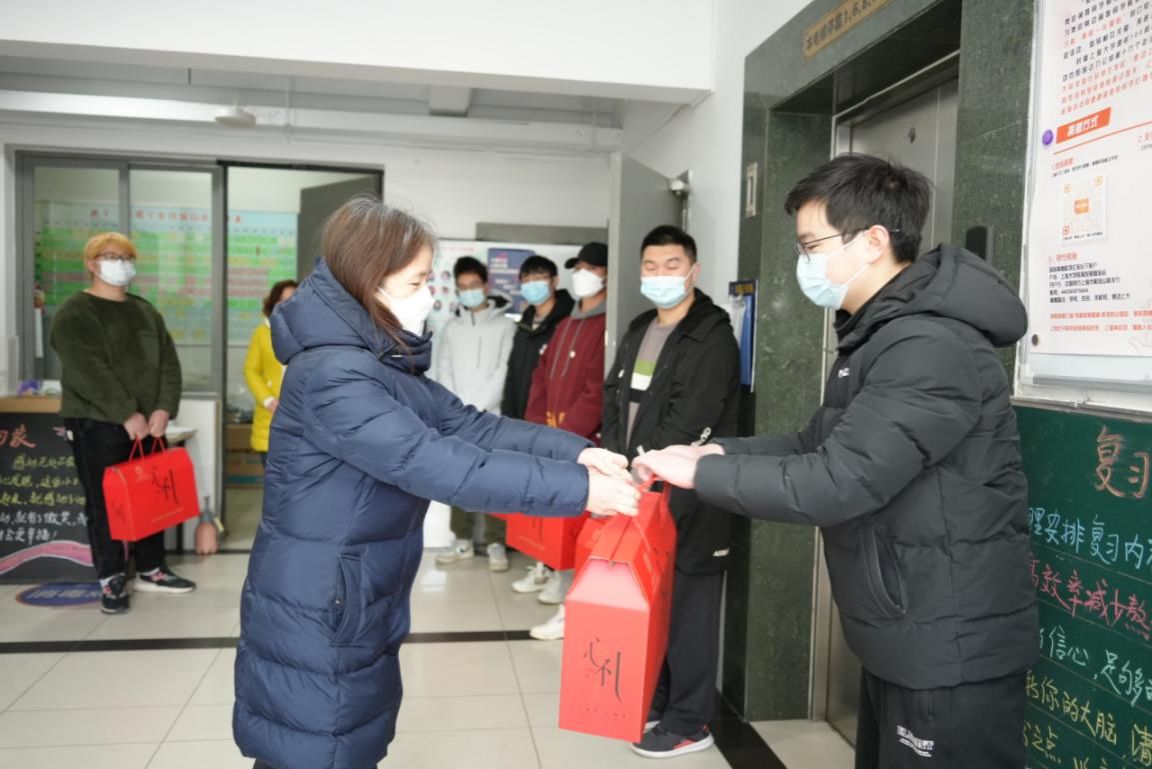 2F4DCA592408B0C83F33679501C_78D7FB0B_198D9