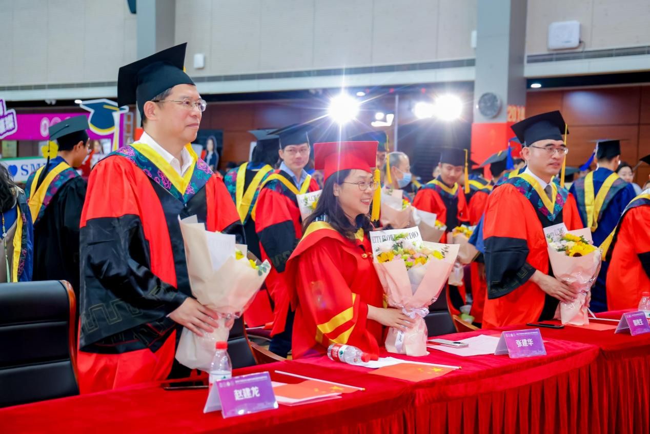 5A3956438F9B88AA9E4B3641185_38F52389_24ED2