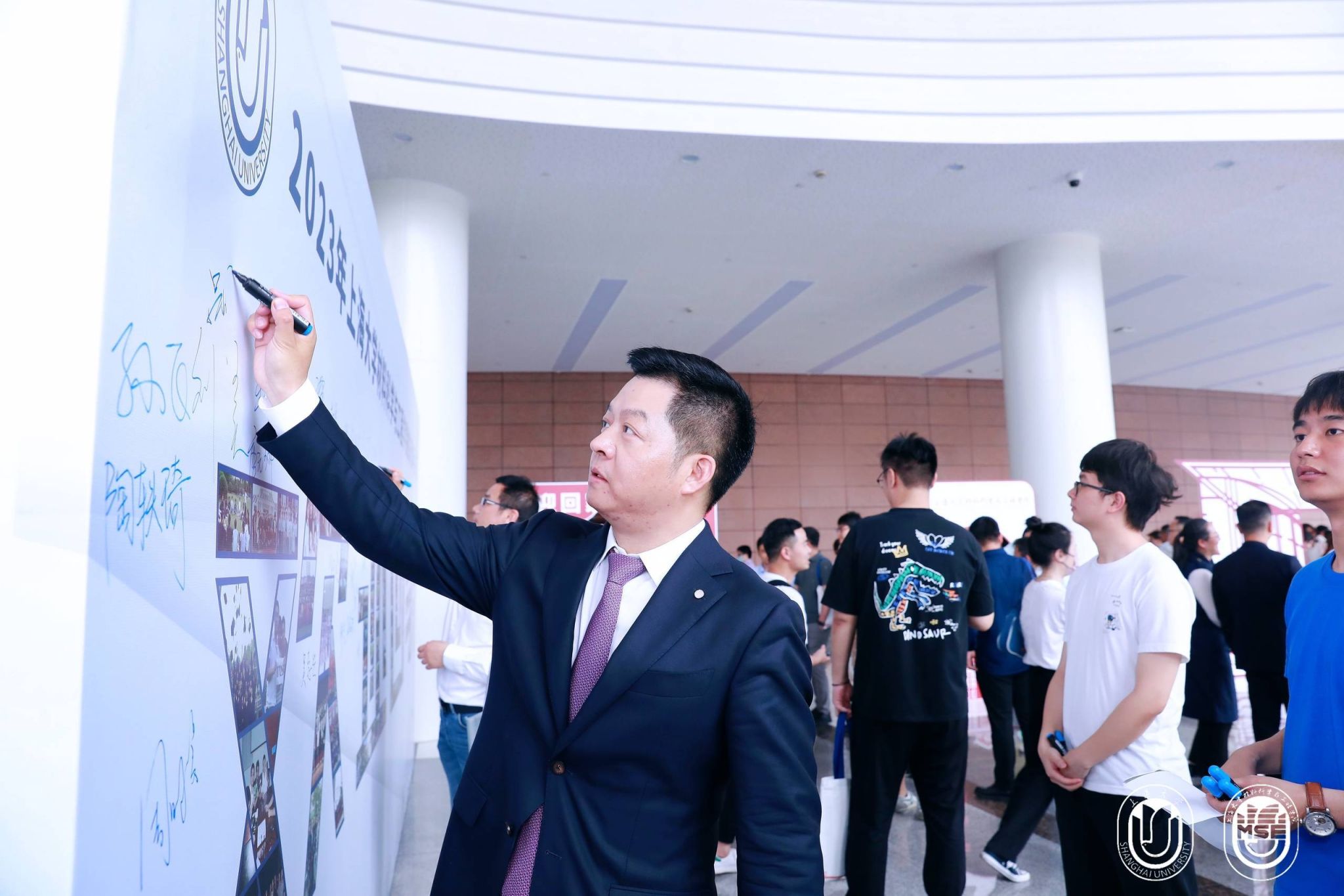 0056634CD15AF35CAF0E6C48149_72DF3F7F_3B3D1