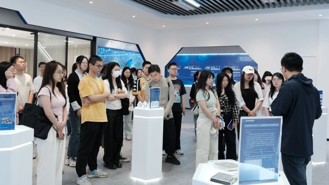 4E55CAB0AE907EDFE7A84C8AB7B_168C4BC0_180AF