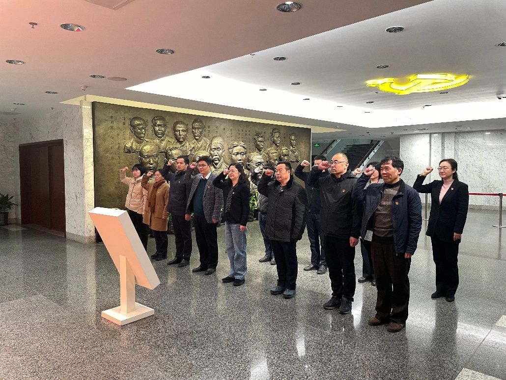 8BAAB30AD91C794BF0617806DDF_C2E8C64B_33D81