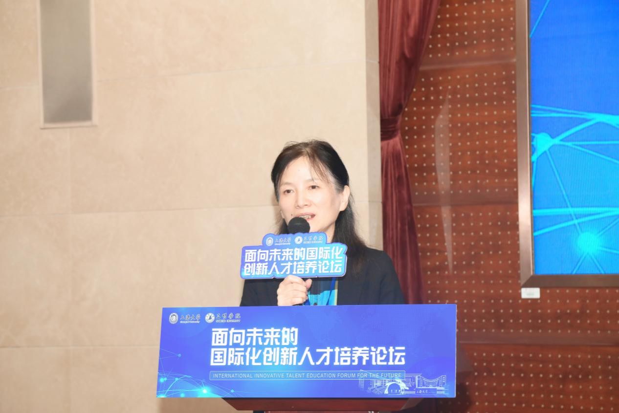 9AA26E1F72B5BF234E78AC7011E_A0534170_16E85