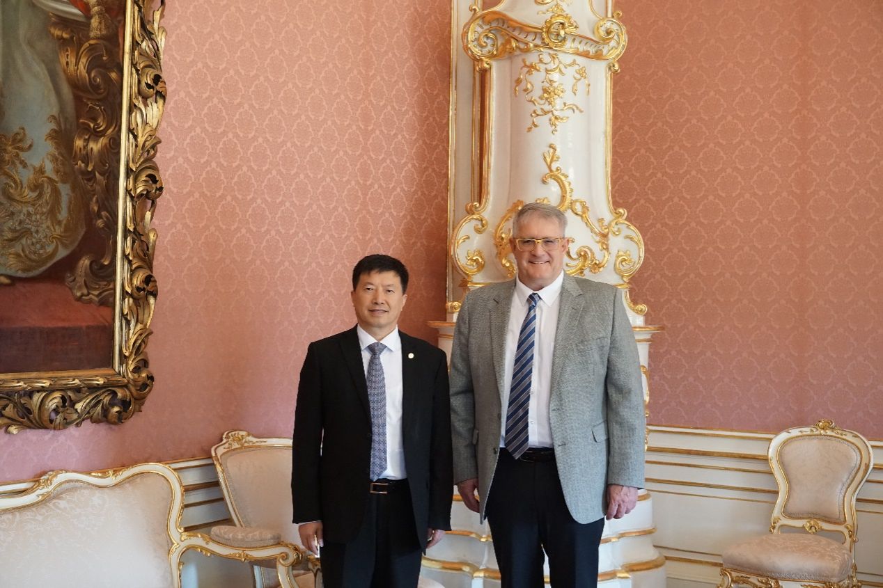 FE995F3871ACE3364C6342EEF84_97B64D82_2A122