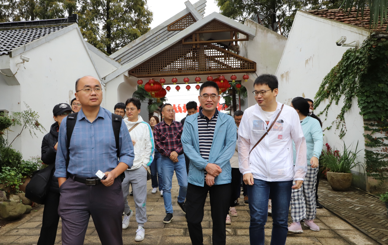 A832370BC286B12F841F7D827F5_BA9DE02F_1A25F7