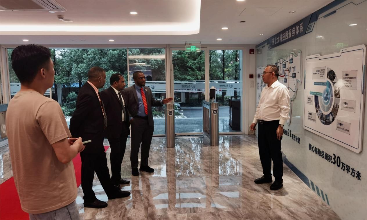 C23E21F9F6B1B59ACEC78674BFF_79395532_23DAF