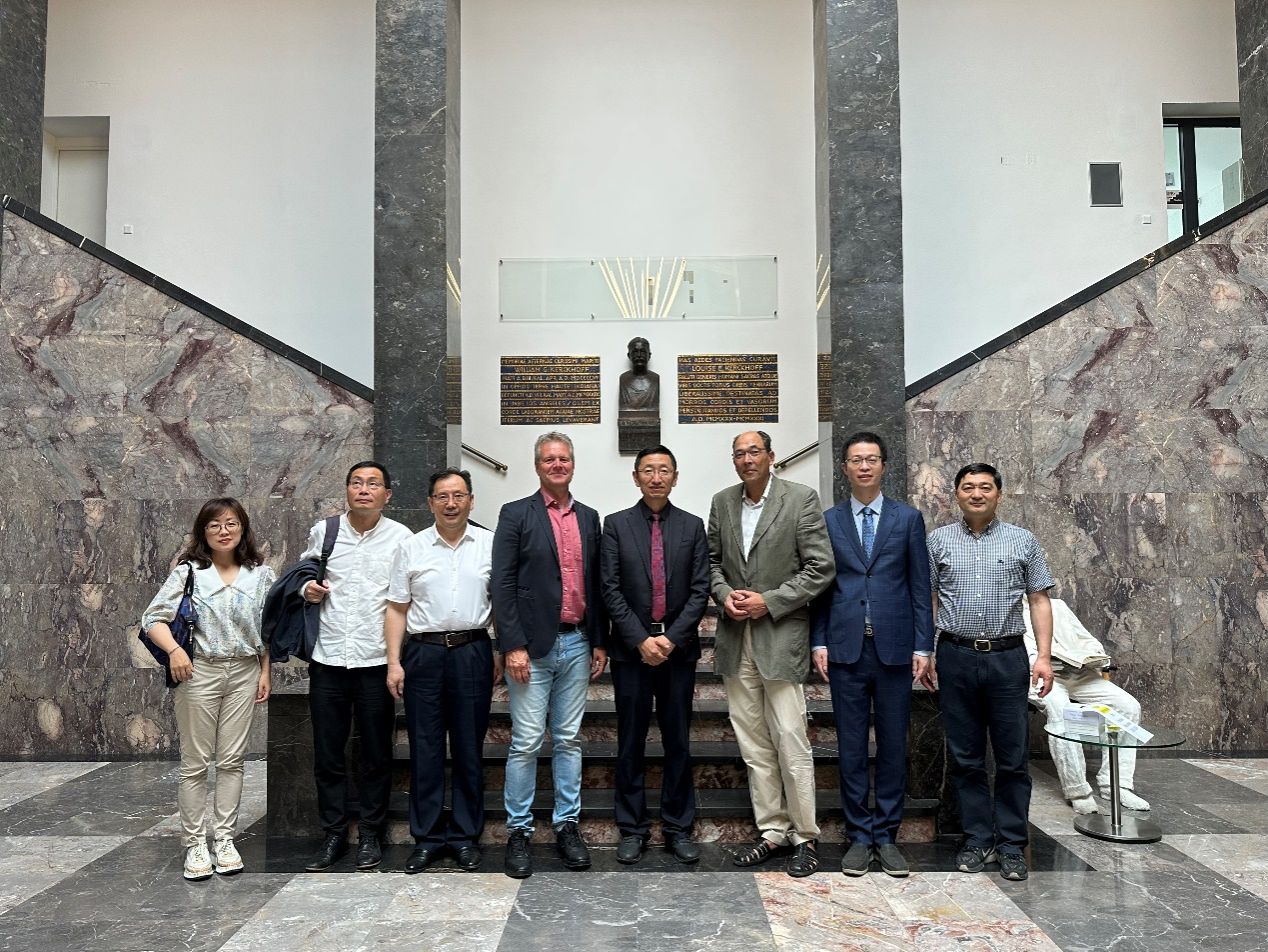 3B2C16E5EFF50EF12D24019B37F_0EFCB14D_42FB1