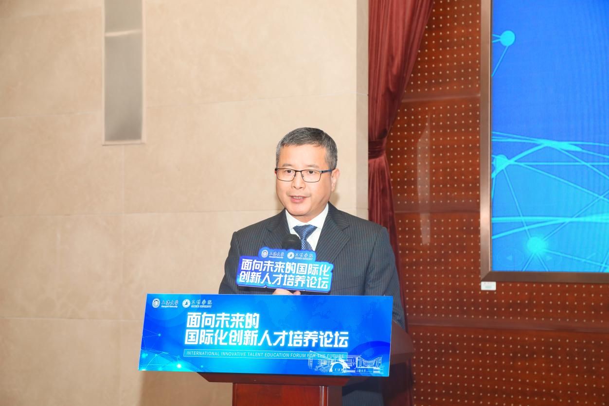 AC807DAEAAB40430F45C39D1CA8_29BAC106_1960C