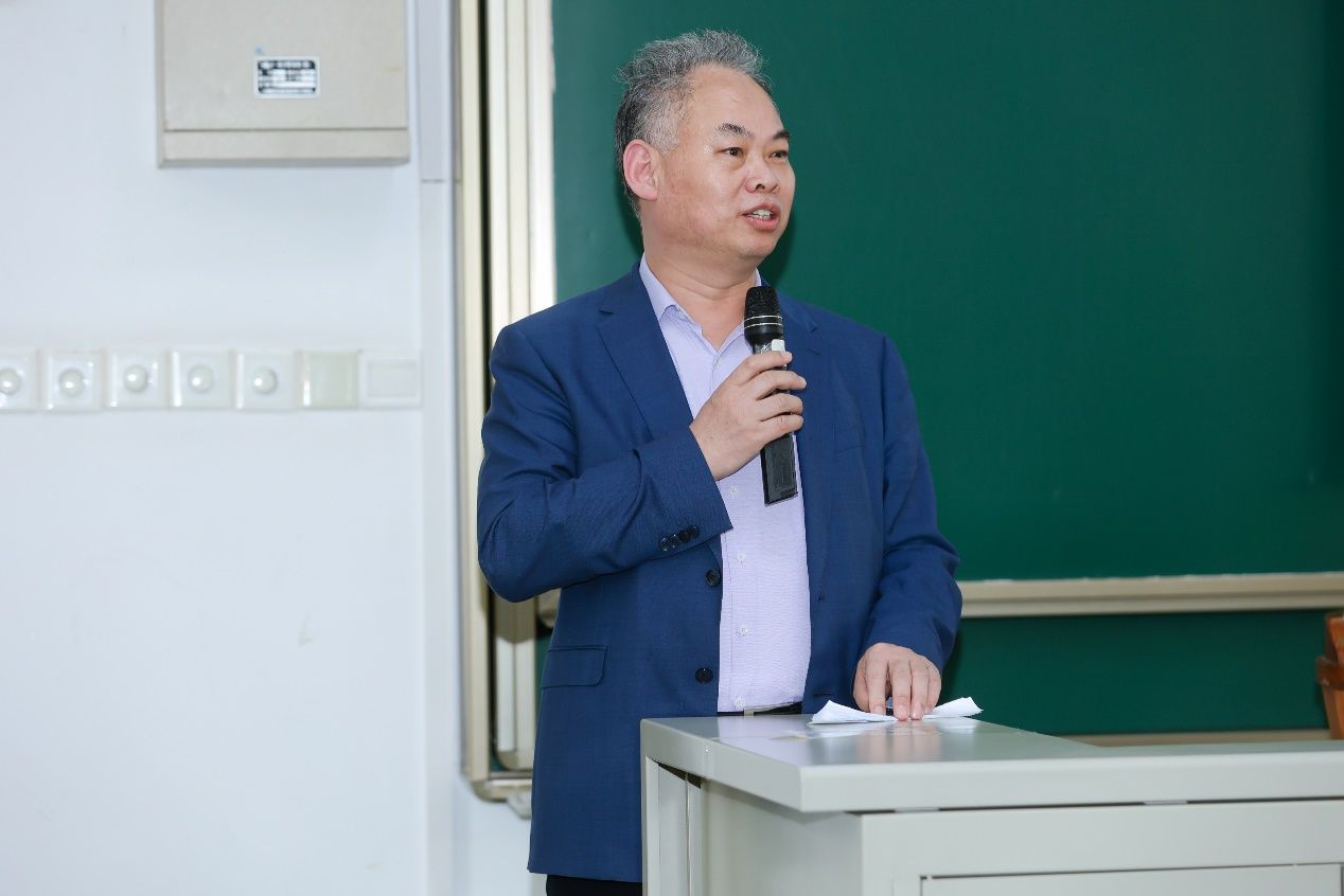 33FDDC9927D4694574D046DE859_7B28DF24_120DC