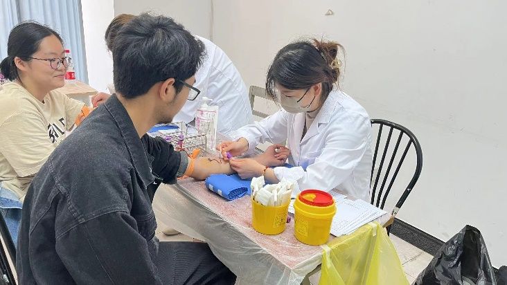 38255B9A5F41570956A1B7450A0_B2B2B45C_F076