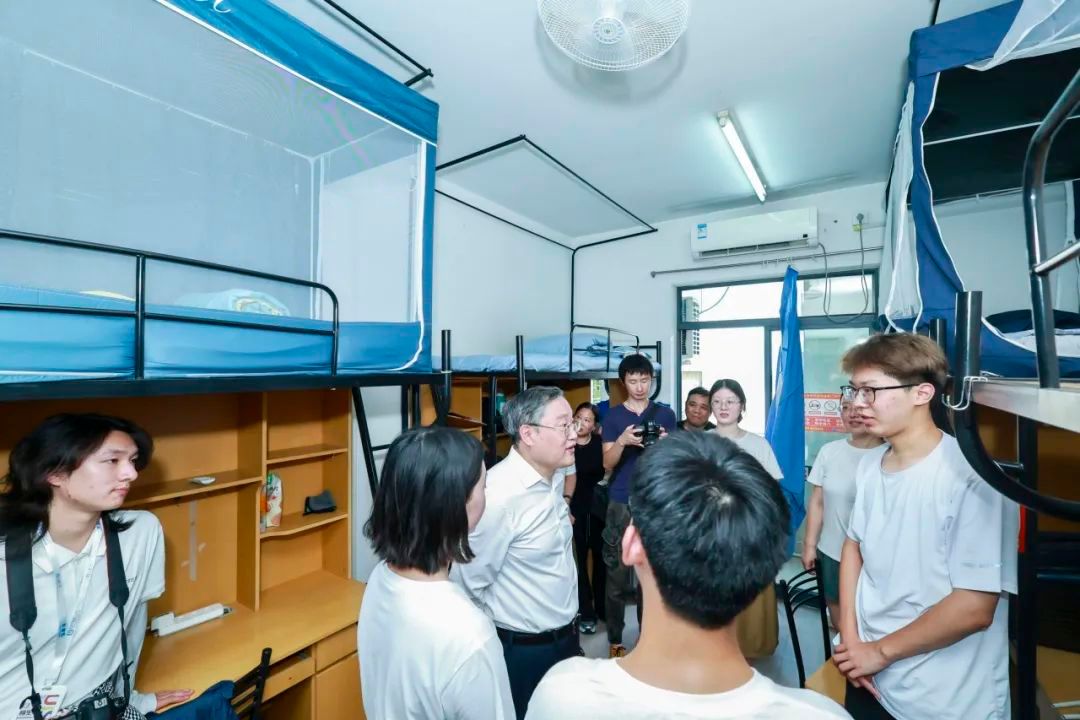 D46481C44C3CD6D28F76BE05036_E0901587_1AA9F