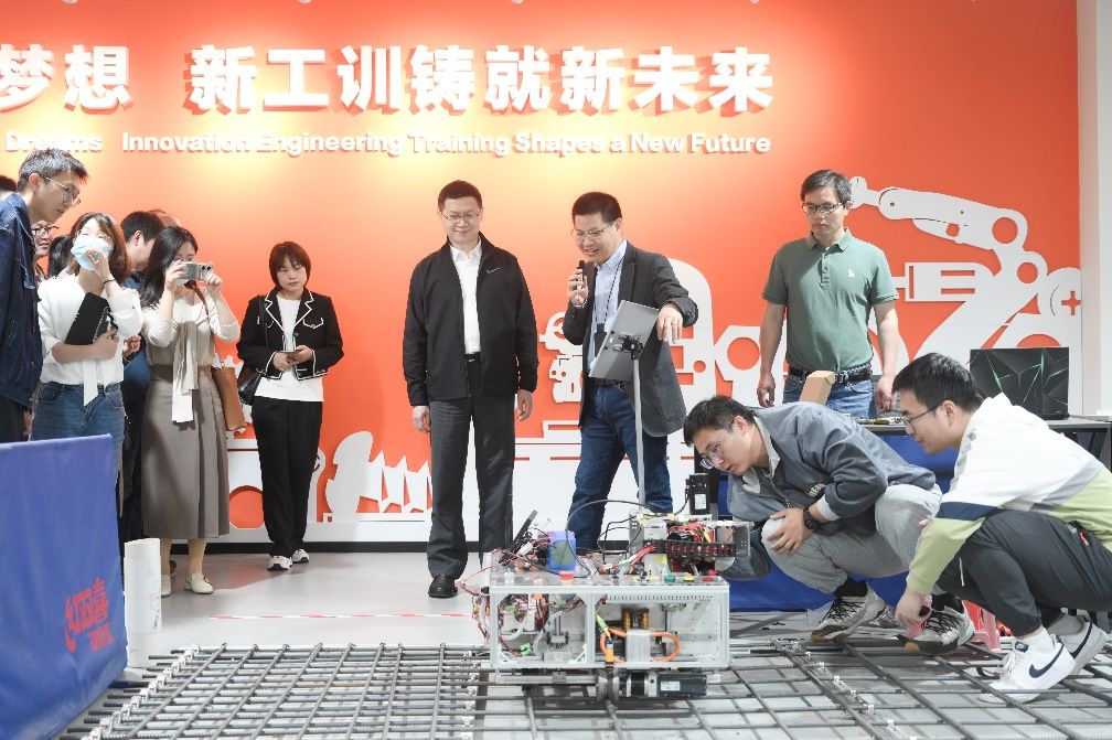 7B5C34F8A52196A5A6C3BB985BD_B4E83EF2_21DD6